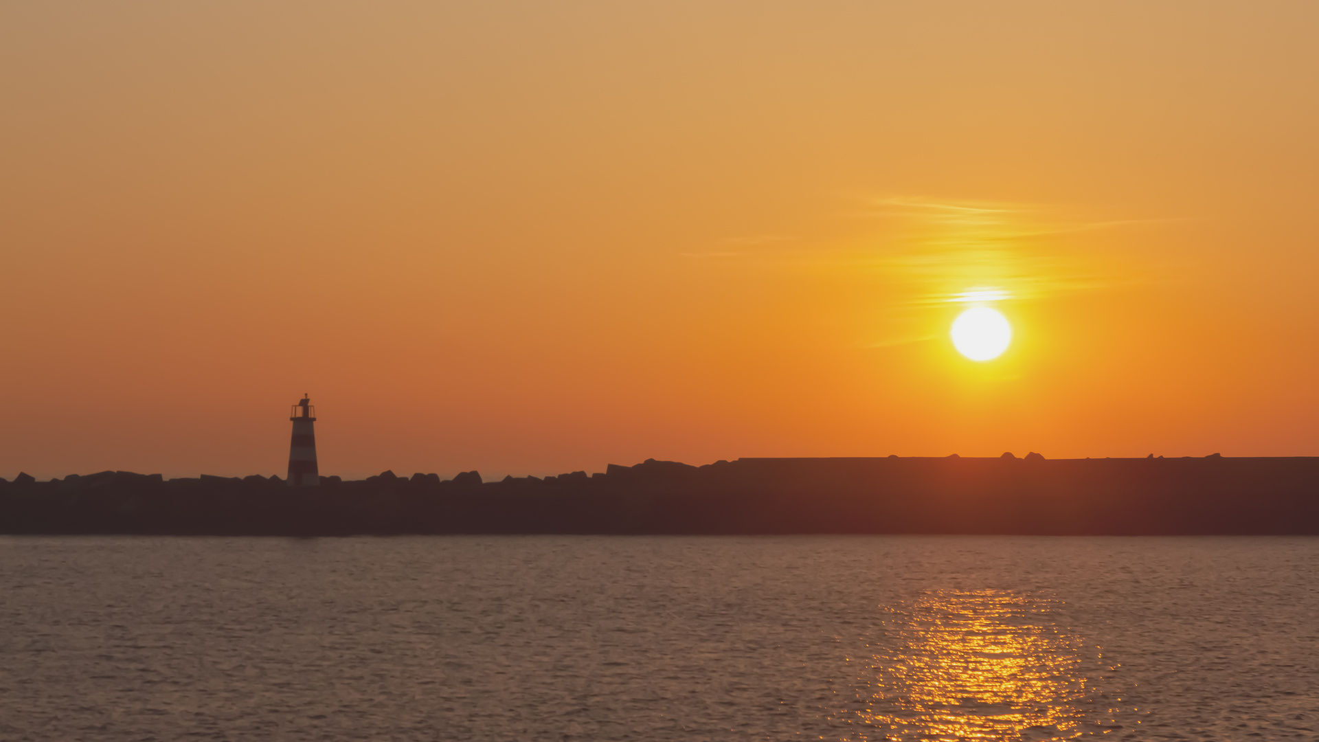 Sonnenuntergang am Leuchtturm 