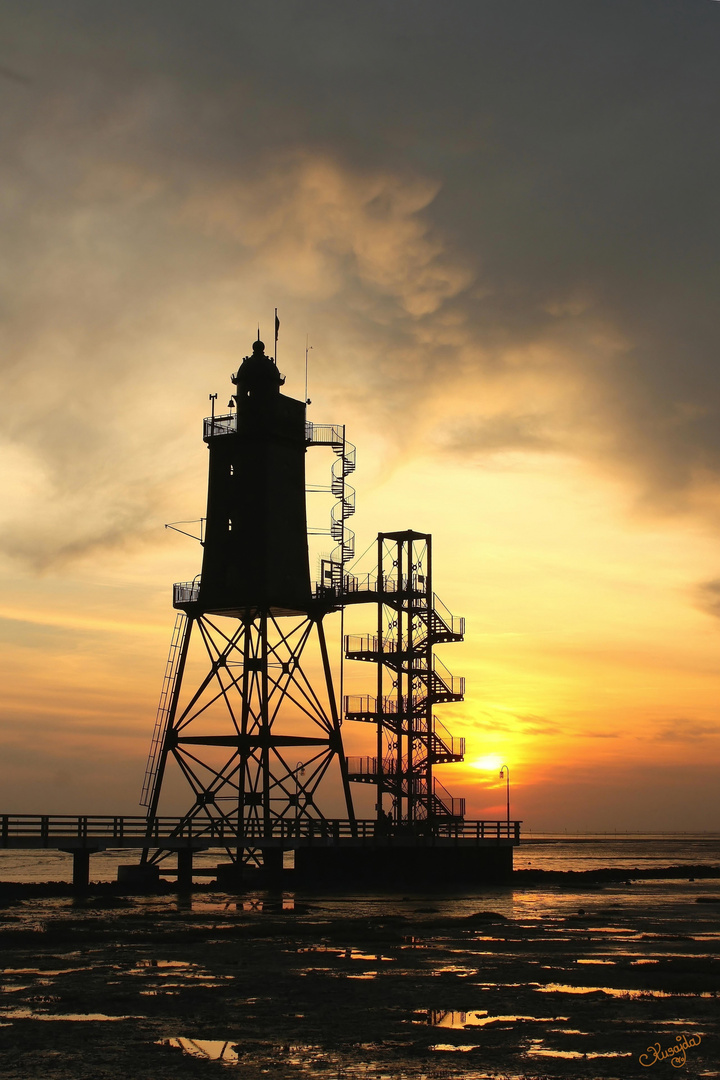 Sonnenuntergang am Leuchtturm Obereversand