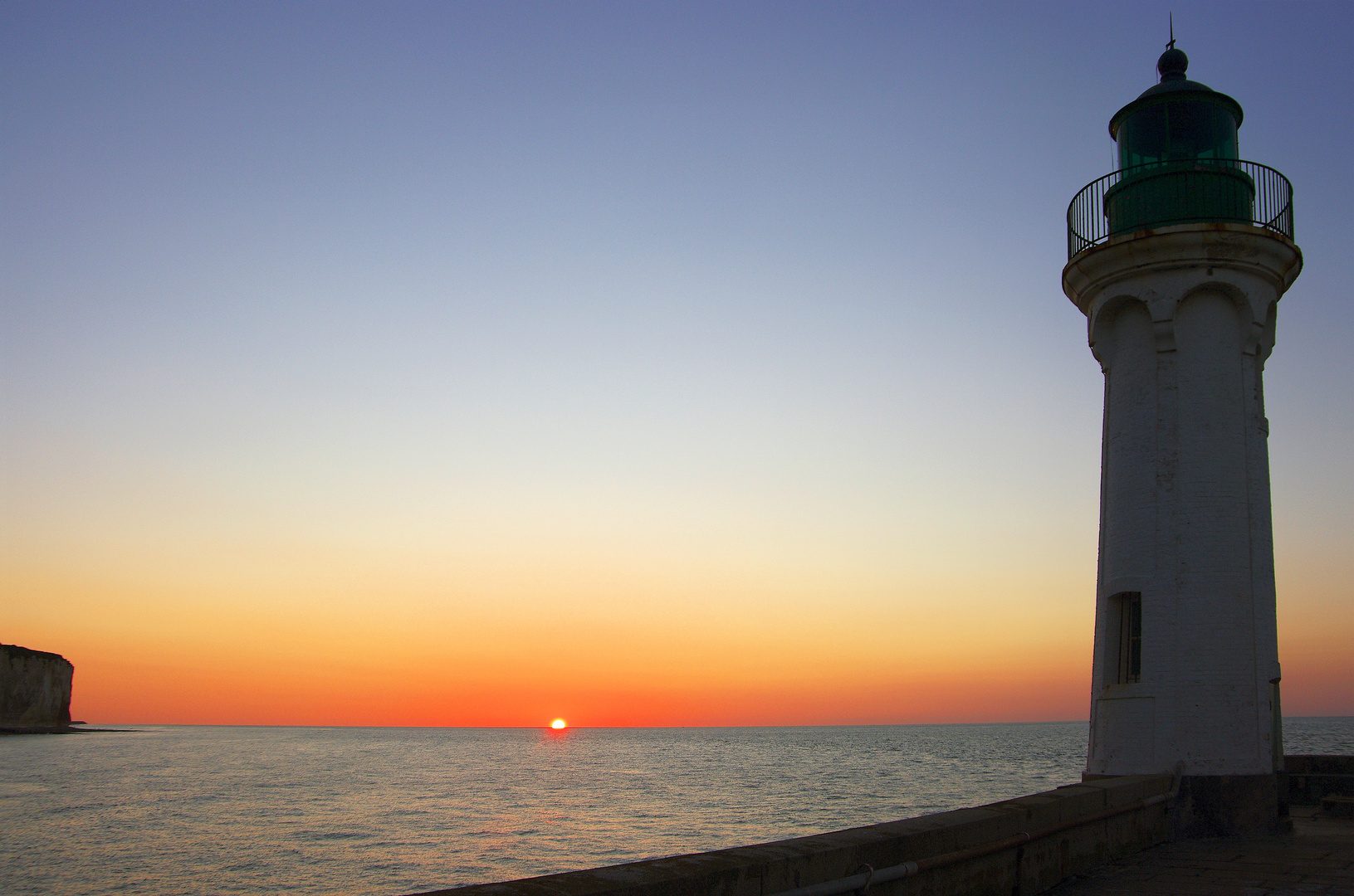 Sonnenuntergang am Leuchtturm von Saint-Valery-en-Caux