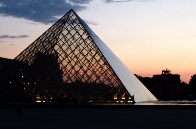 Sonnenuntergang am Louvre