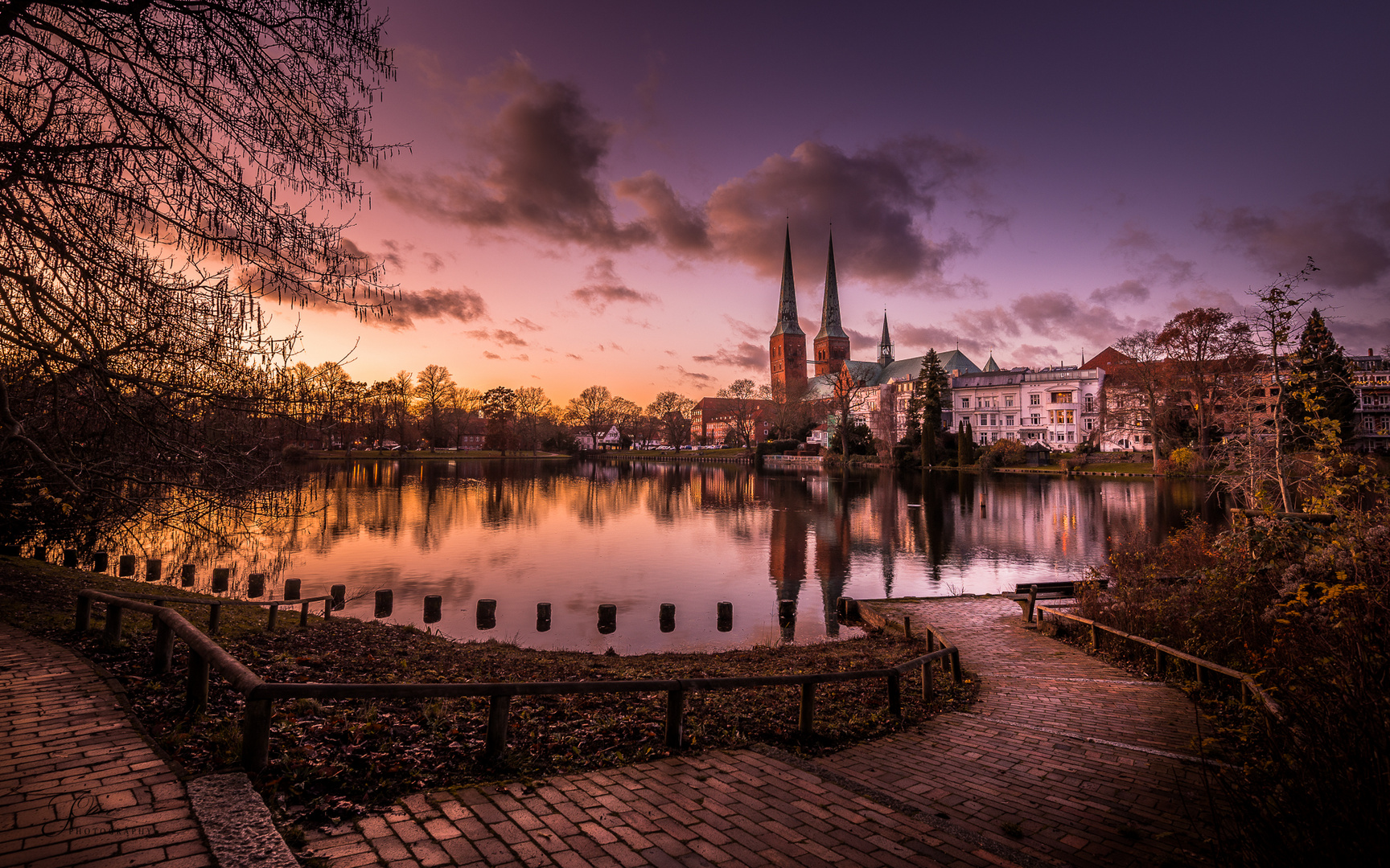 Sonnenuntergang am Lübecker Dom