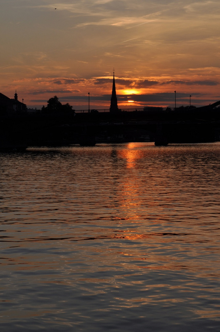 Sonnenuntergang am Main