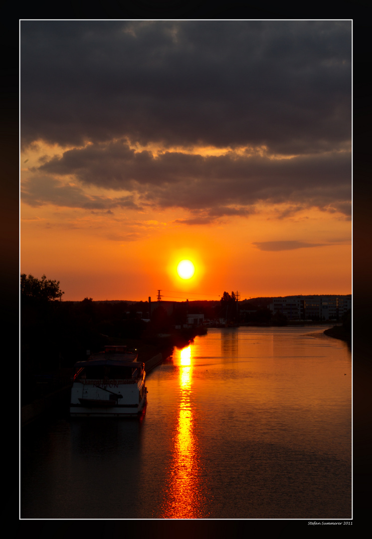 Sonnenuntergang am Main Donau Kanal