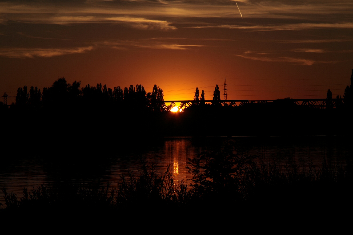 Sonnenuntergang am Mainufer