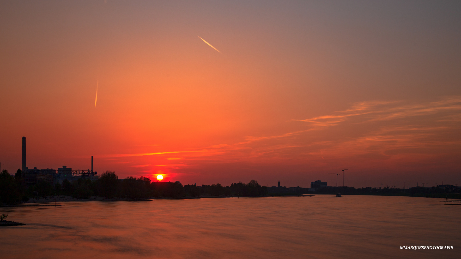 Sonnenuntergang am Medienhafen 