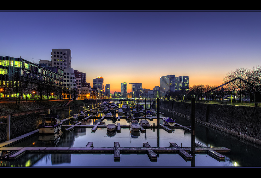 Sonnenuntergang am Medienhafen Düsseldorf