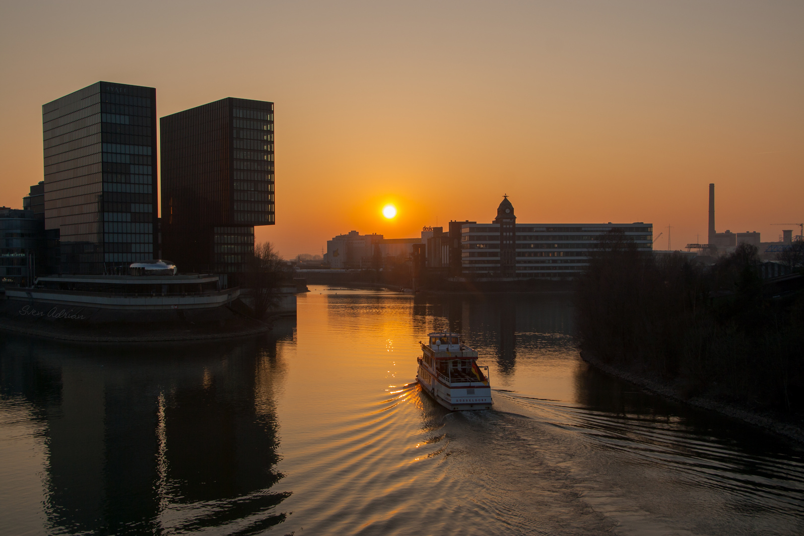 Sonnenuntergang am Medienhaven