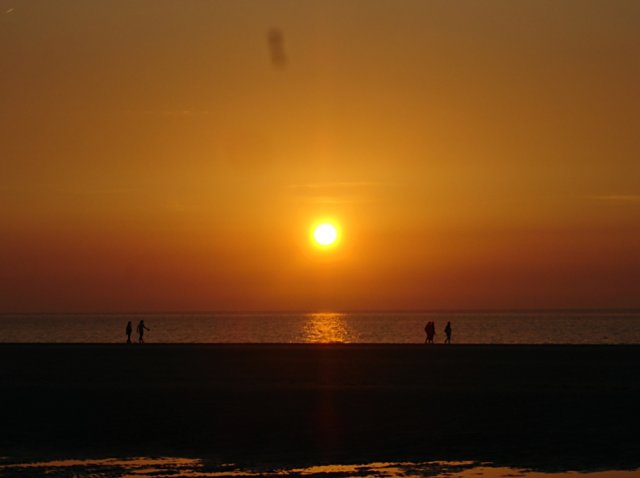 Sonnenuntergang am Meer in Holland