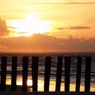 Sonnenuntergang am Meer und Handyfotograf