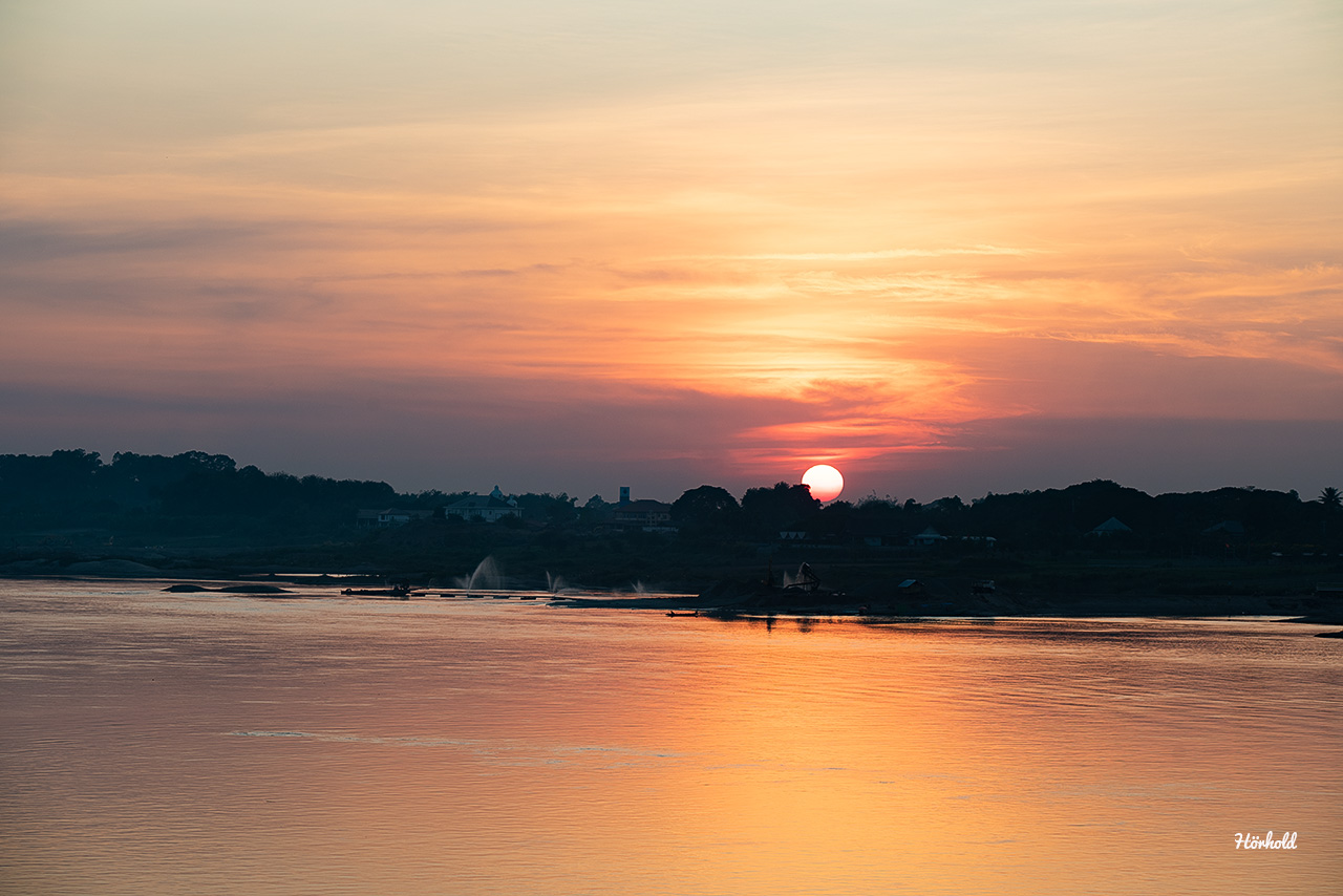 Sonnenuntergang am Mekong IV