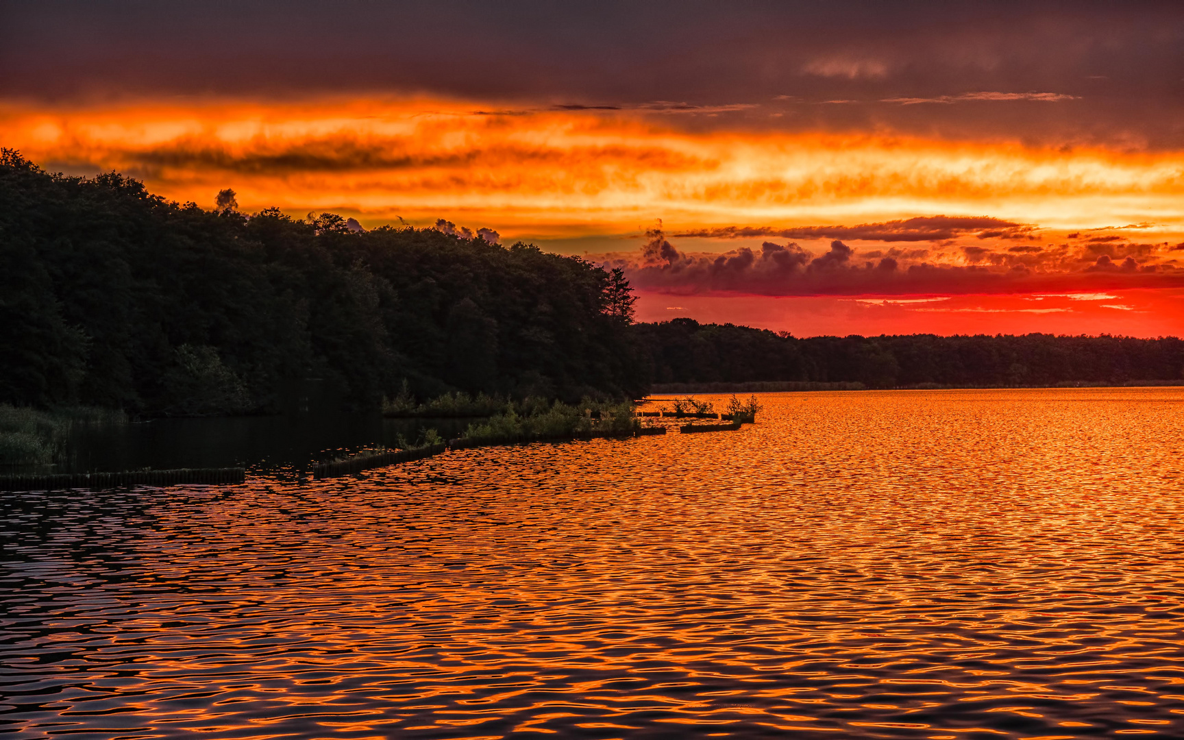 Sonnenuntergang am meteorologischen Herbstbeginn