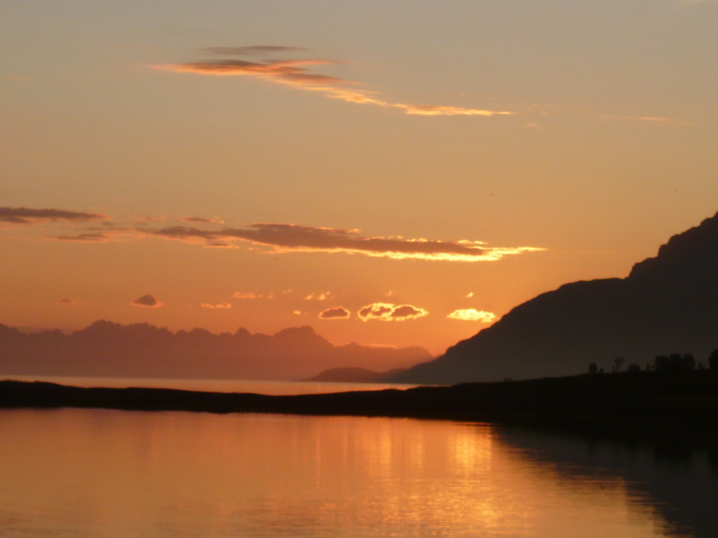 Sonnenuntergang Am Mortenstrand Norwegen Um Mitternacht