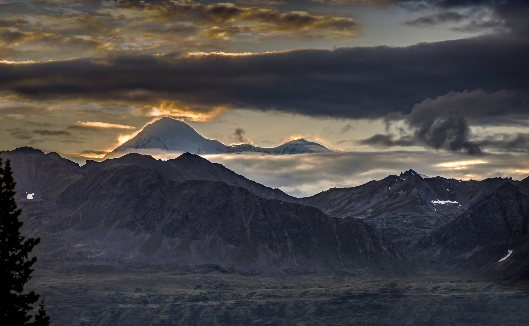 Sonnenuntergang am Mount Denali in Alaska