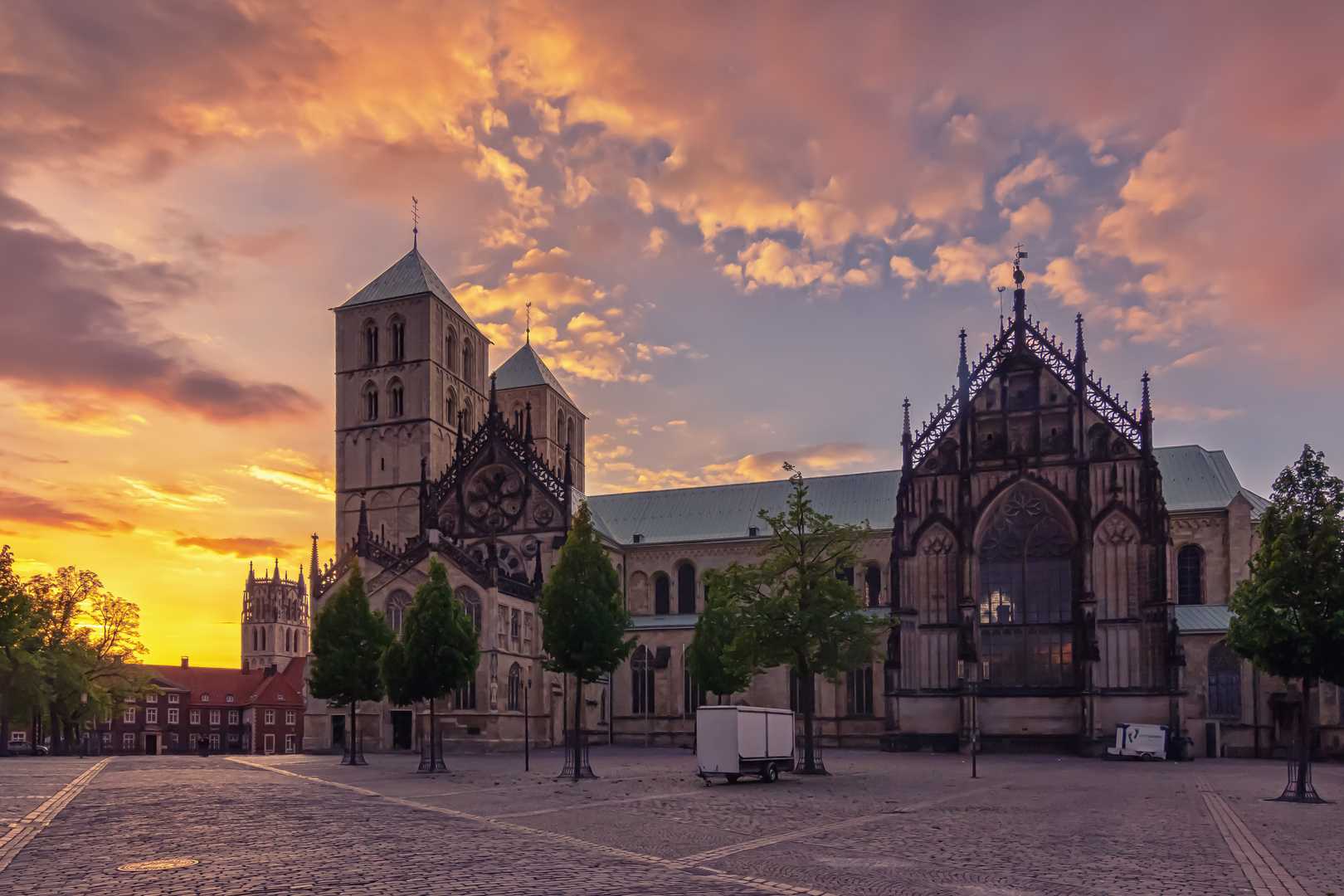 Sonnenuntergang  am Münster Domplatz