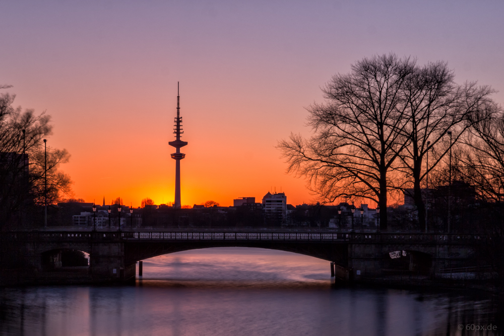 Sonnenuntergang am Mundsburger Kanal