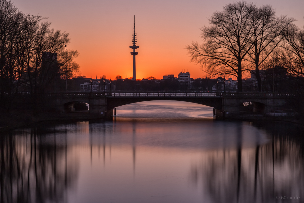 Sonnenuntergang am Mundsburger Kanal II