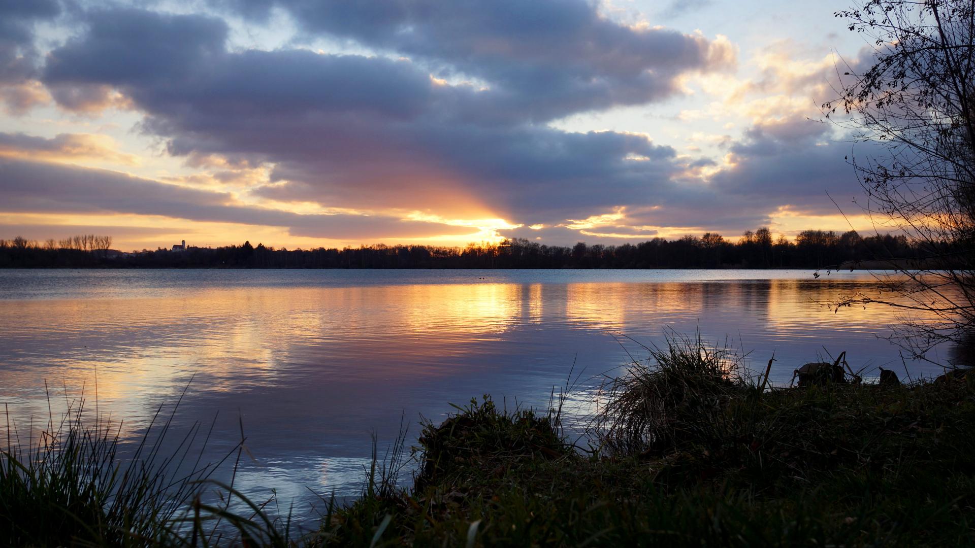 Sonnenuntergang am Natursee