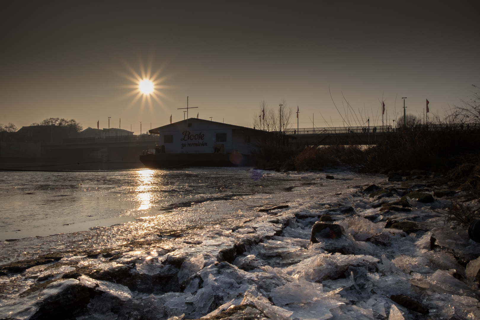 Sonnenuntergang am Neckar 