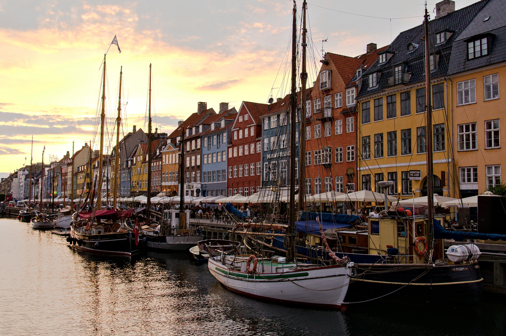 Sonnenuntergang am Nyhavn