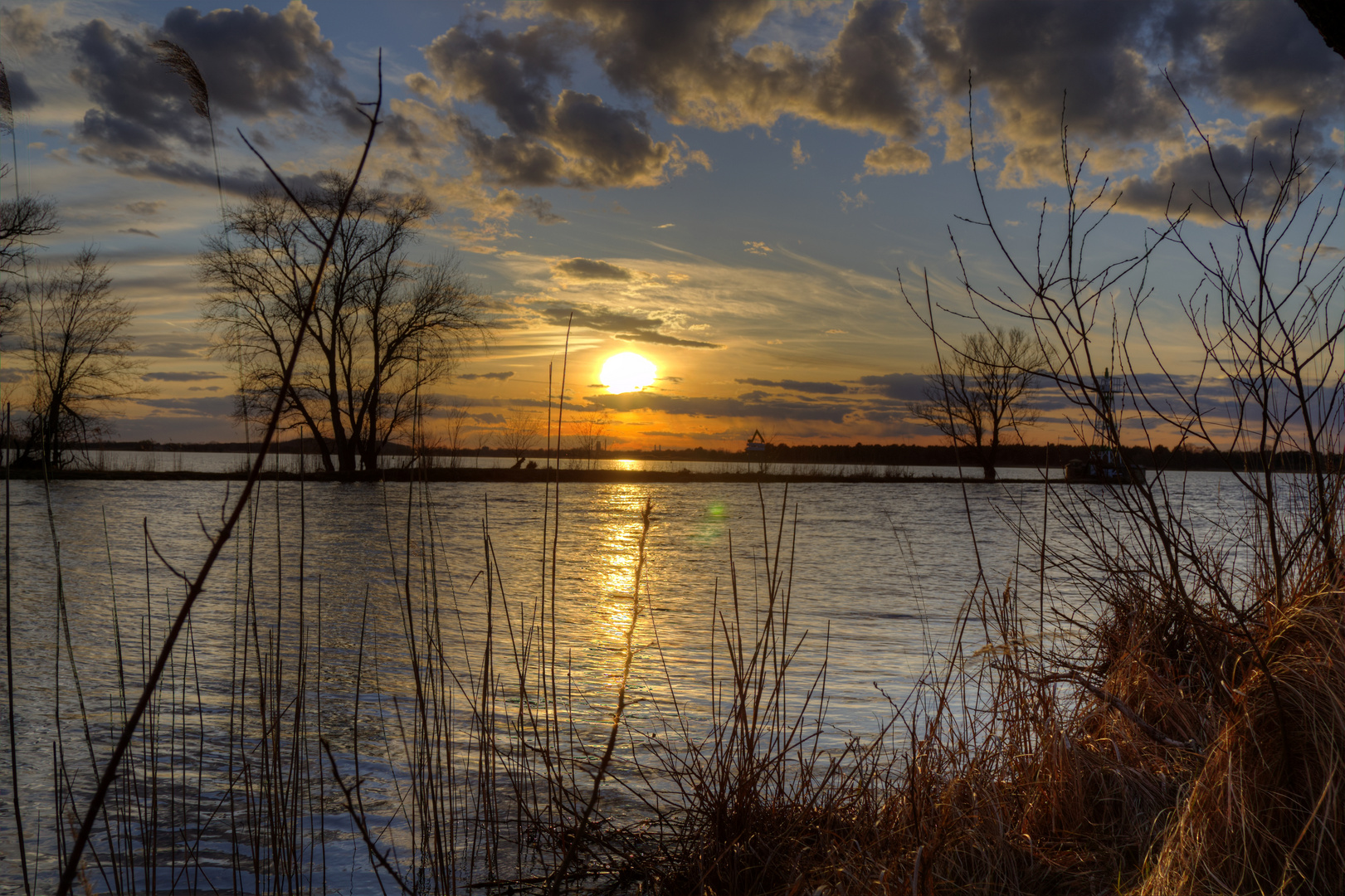 Sonnenuntergang Am Ostersamstag(HDR)