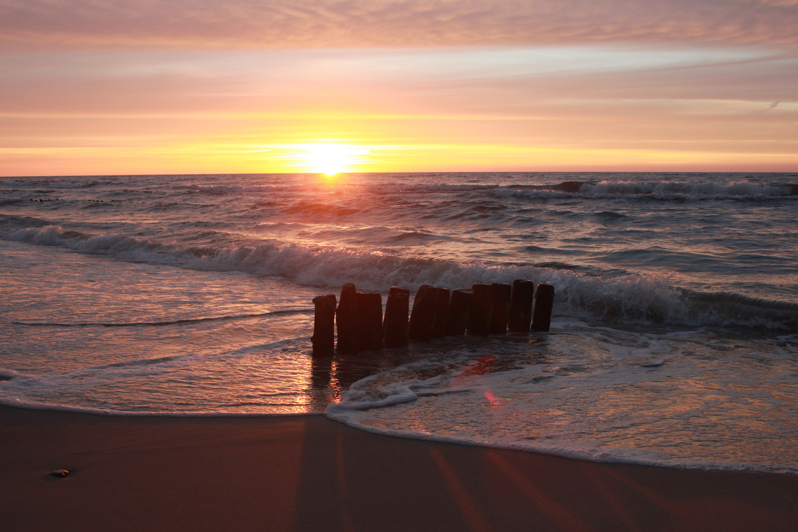 Sonnenuntergang am Ostseestrand in Gaski/Polen