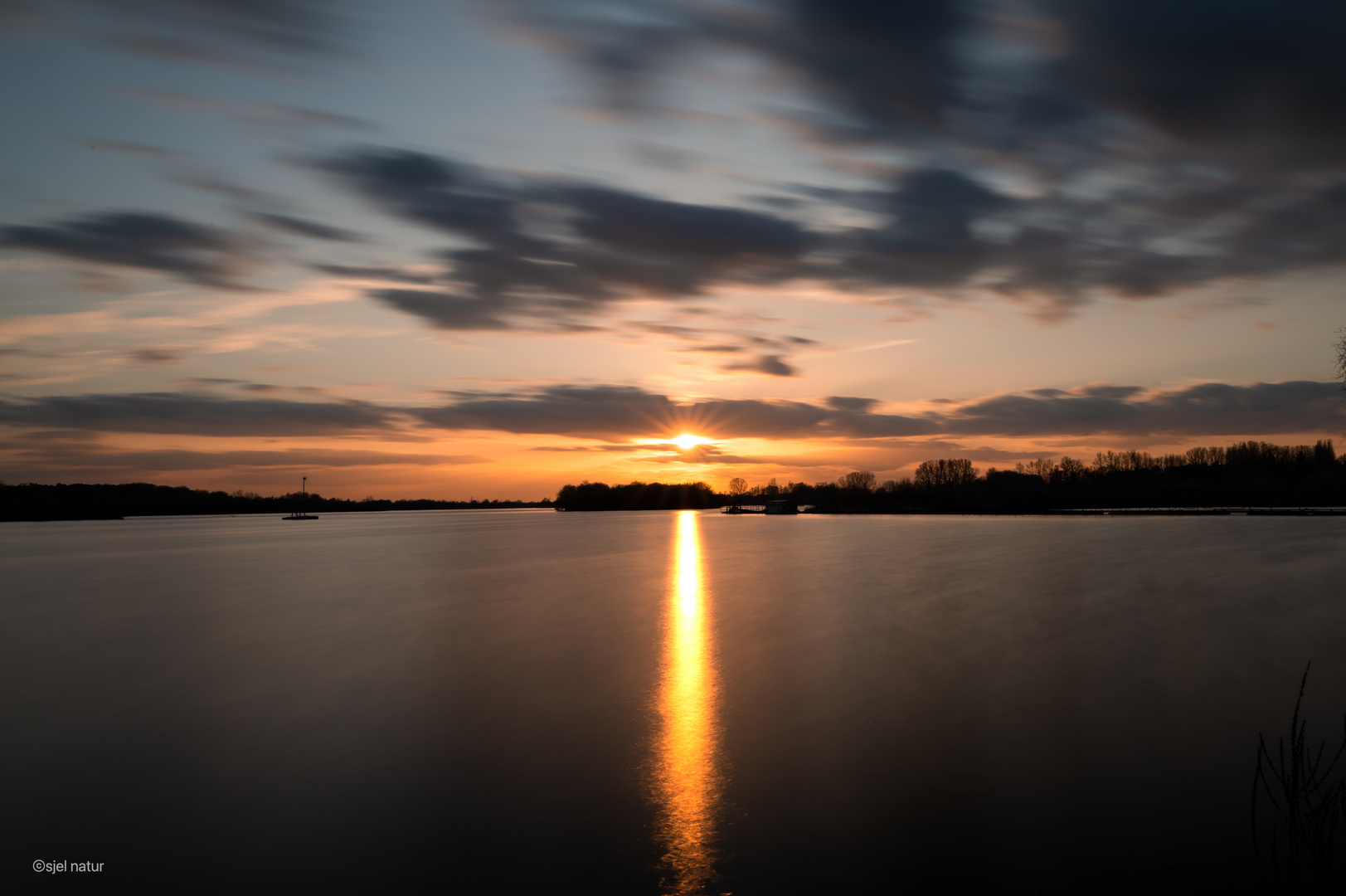 Sonnenuntergang am Paderborner Lippesee