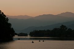 Sonnenuntergang am Phewa See