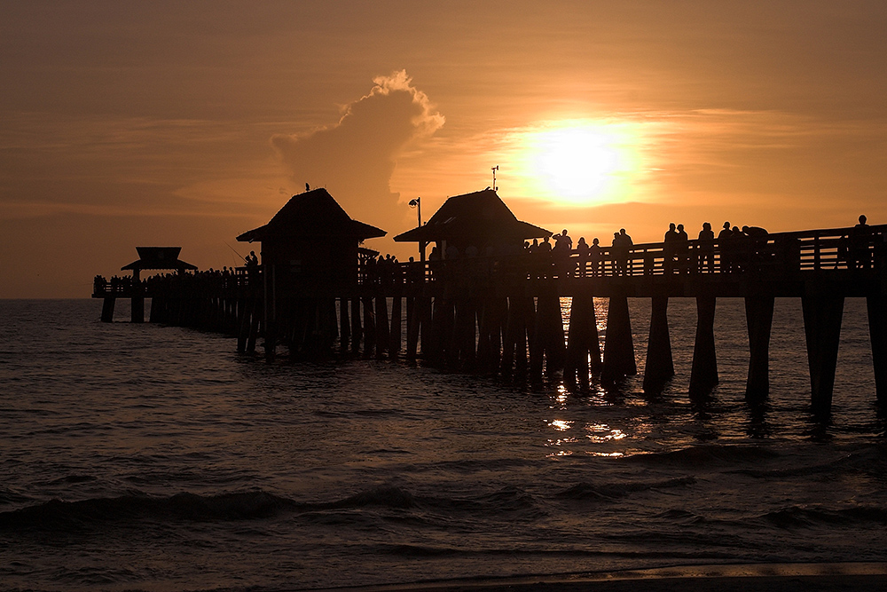 *** Sonnenuntergang am Pier ***