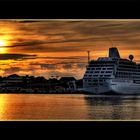 Sonnenuntergang am Pier 7 in Warnemünde [HDRi]