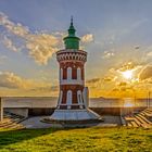 Sonnenuntergang am Pingelturm an der Kaiserschleuse in Bremerhaven