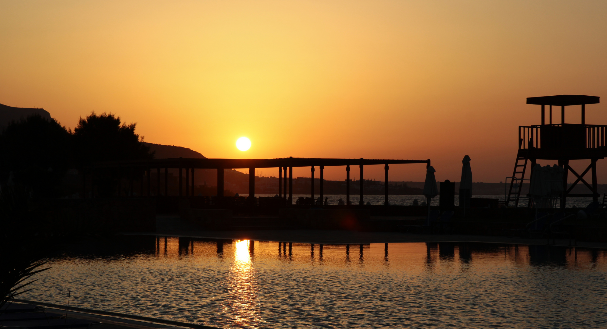 Sonnenuntergang am Pool (Kreta)