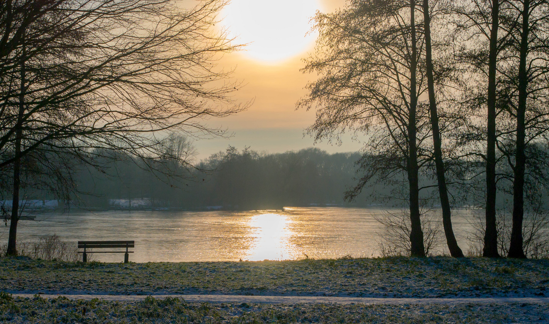 Sonnenuntergang am Pröbstingsee in Borken