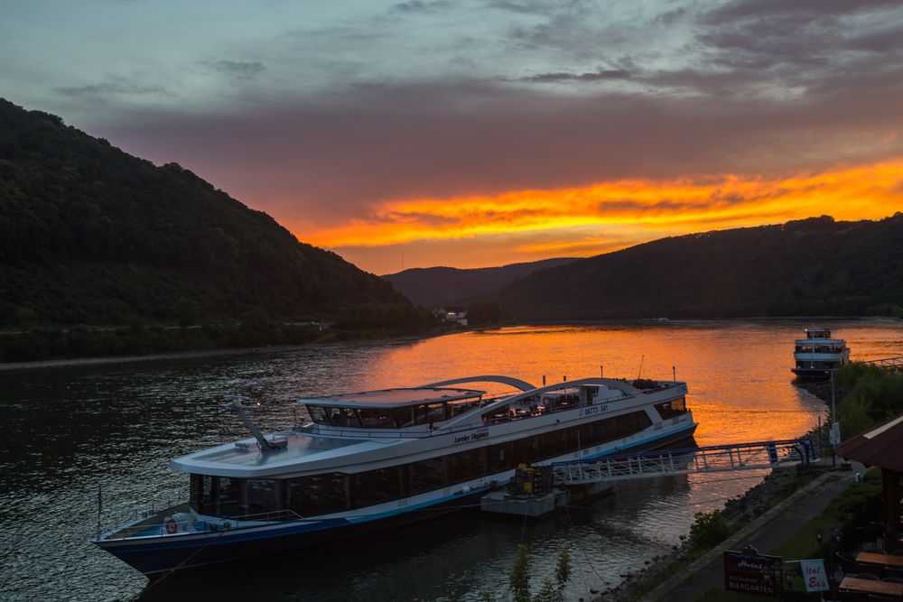 Sonnenuntergang am Rhein