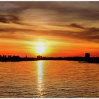 - Sonnenuntergang am Rhein -