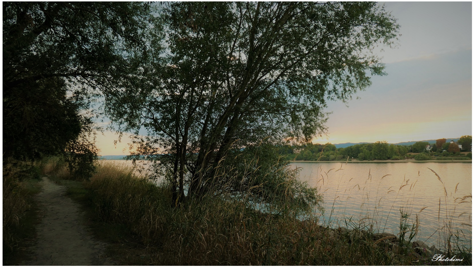 Sonnenuntergang am Rhein 