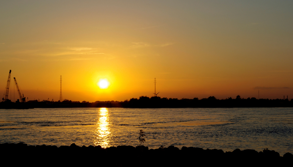 Sonnenuntergang am Rhein