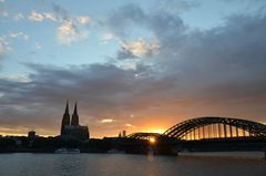 Sonnenuntergang am Rhein *1