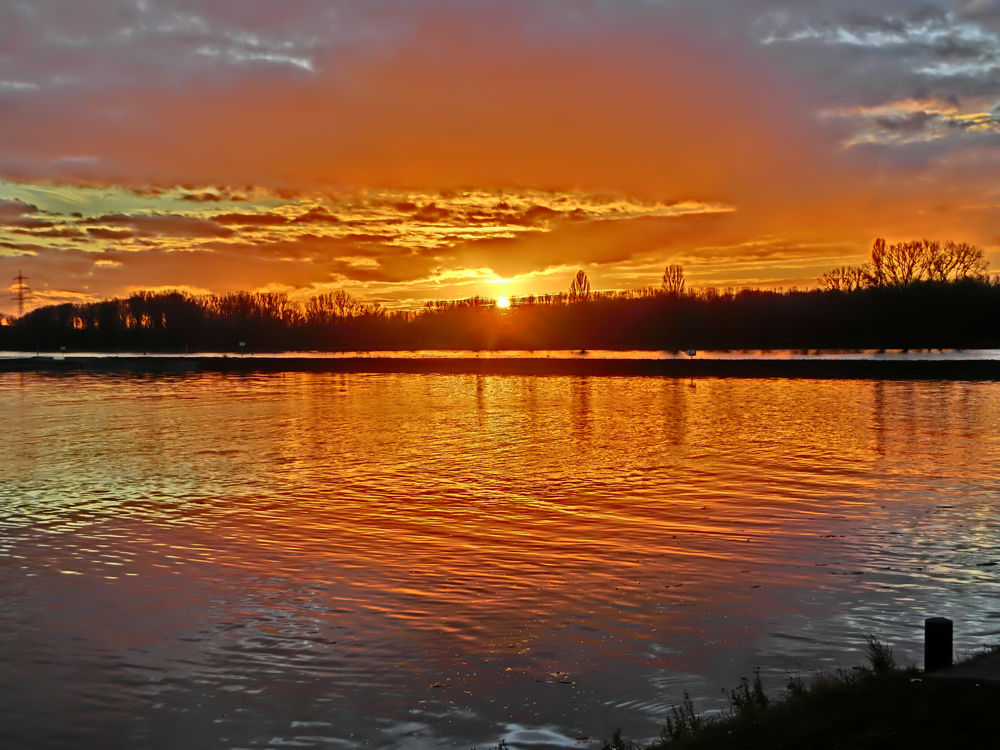 Sonnenuntergang am Rhein