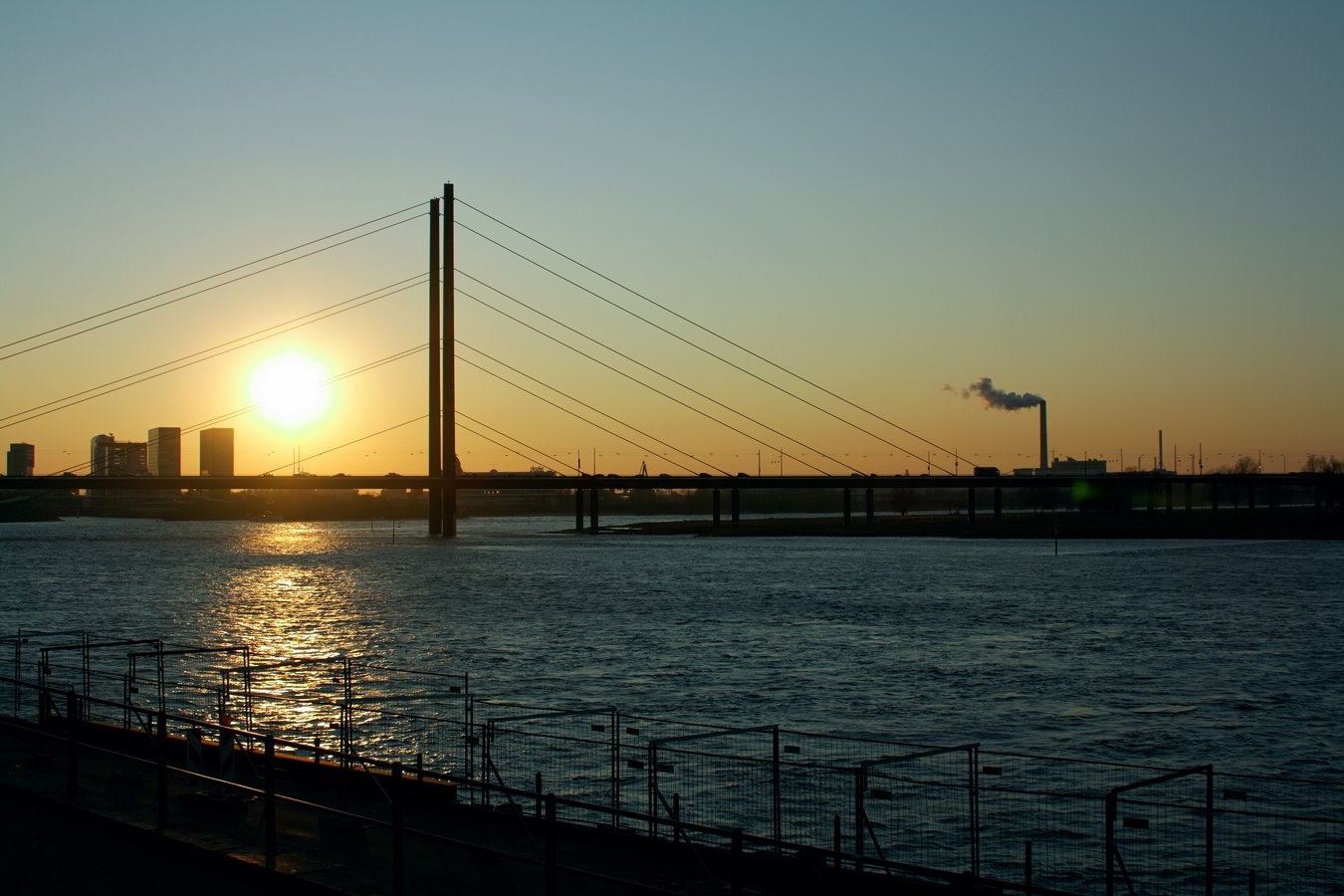 Sonnenuntergang am Rhein