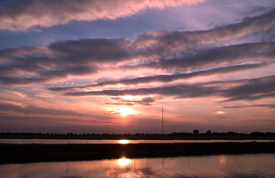 Sonnenuntergang am Rhein