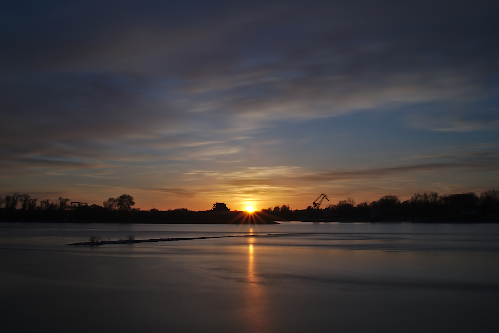 Sonnenuntergang am Rhein