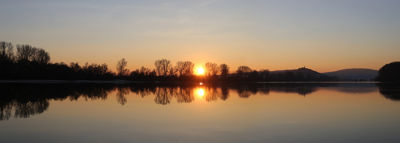 Sonnenuntergang am Rhein