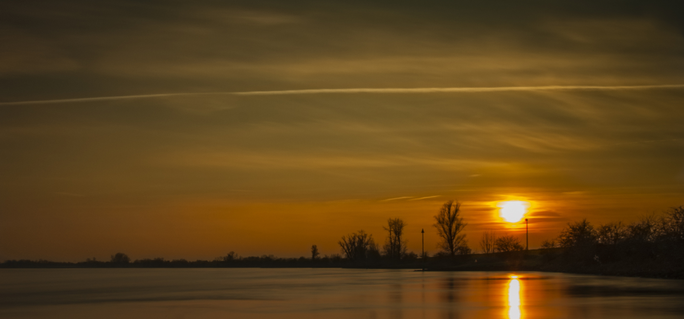 Sonnenuntergang am Rhein