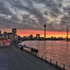 ... Sonnenuntergang am Rhein ...