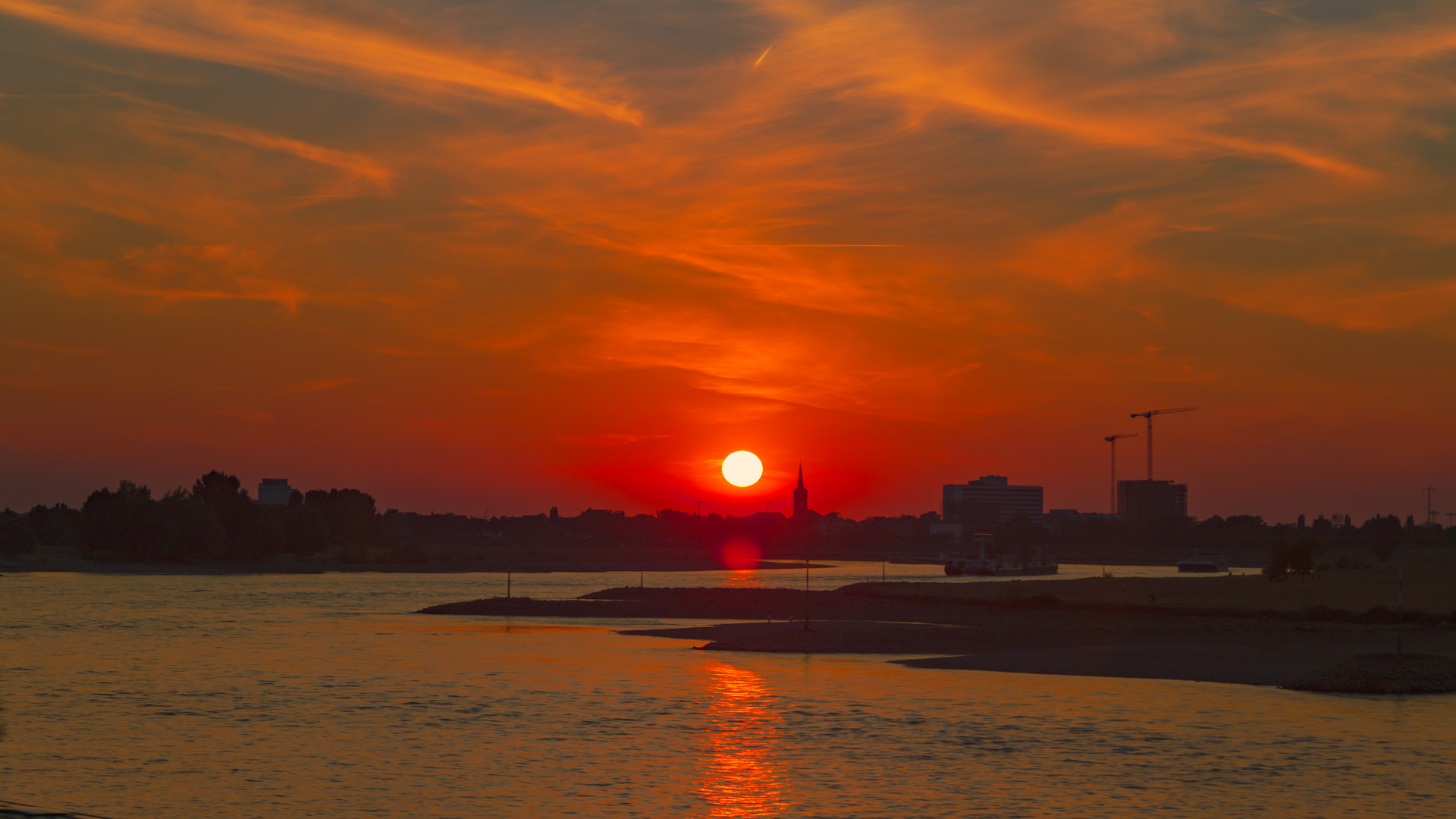 Sonnenuntergang am Rhein