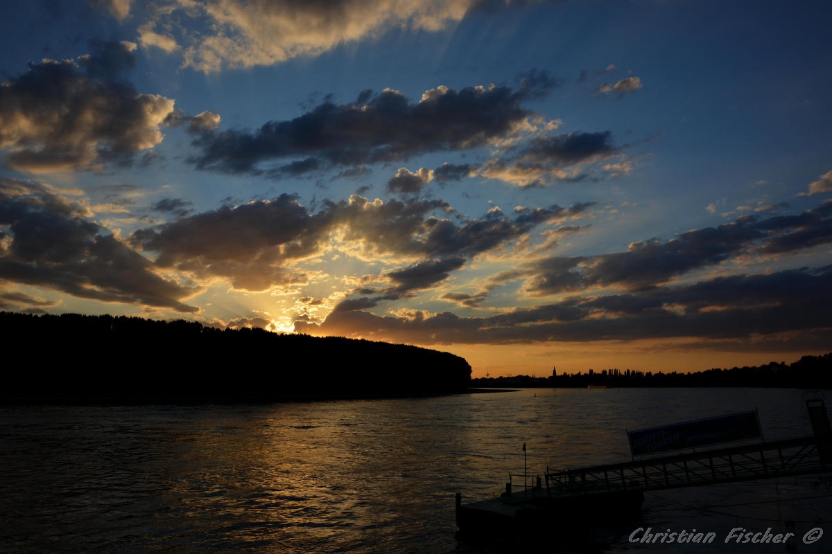 Sonnenuntergang am Rhein