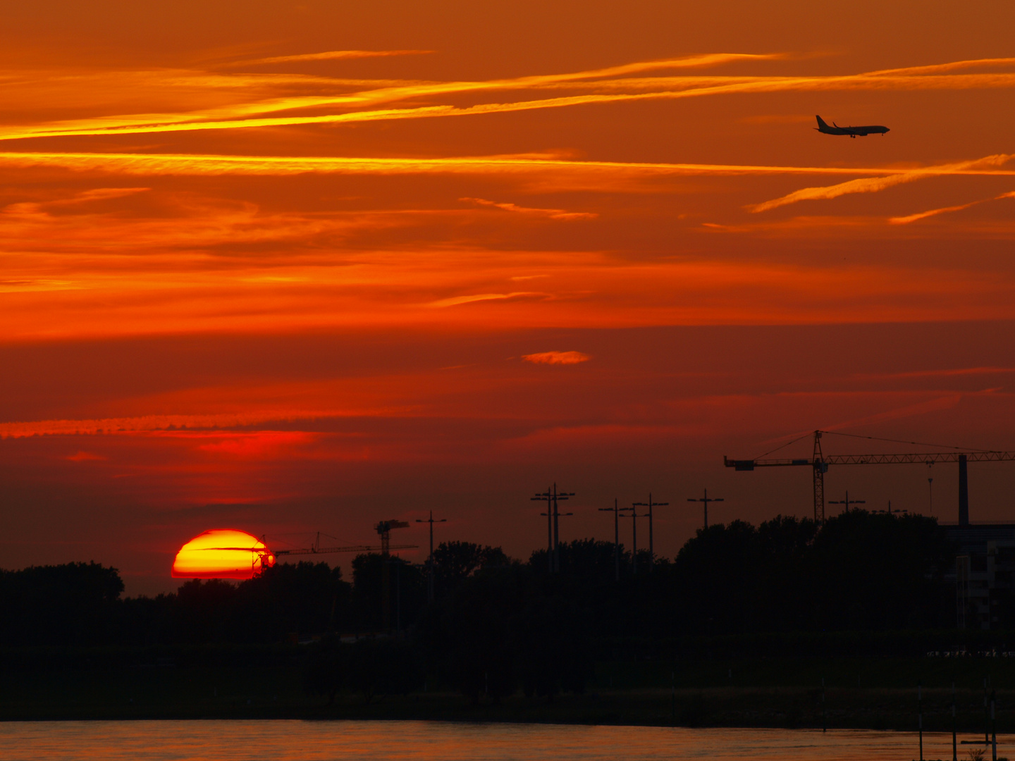 Sonnenuntergang am Rhein