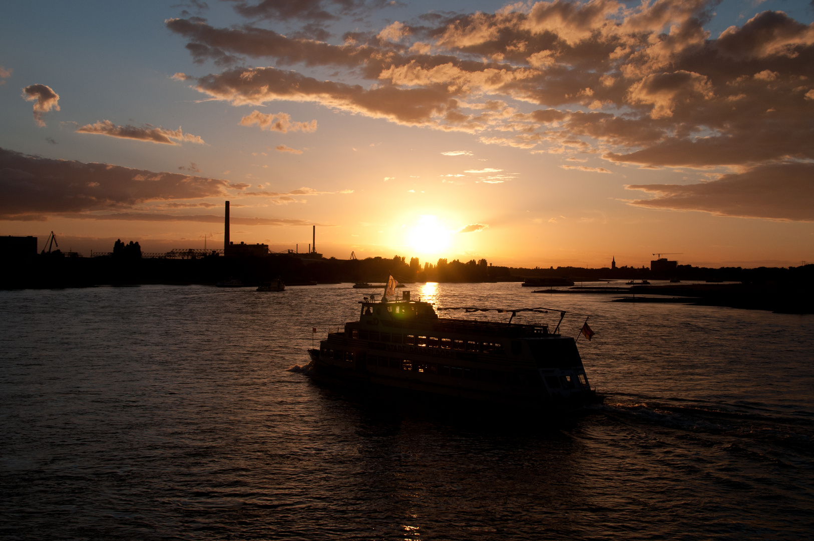 Sonnenuntergang am Rhein