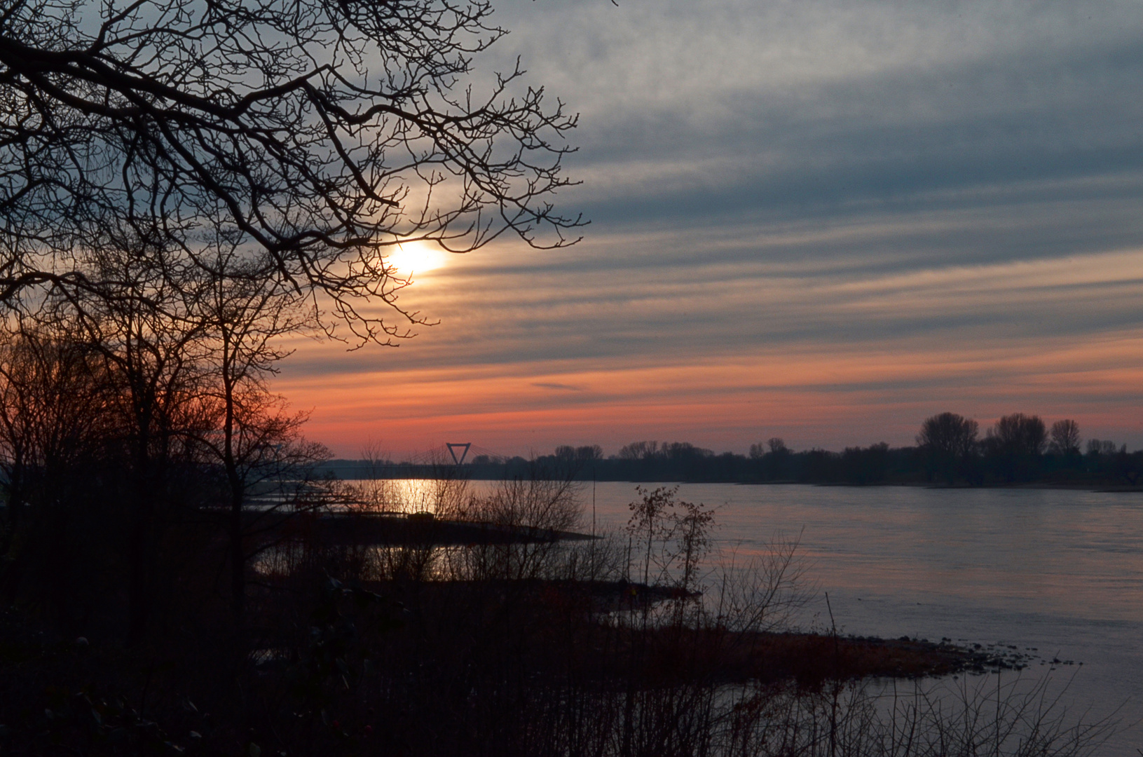 Sonnenuntergang am Rhein