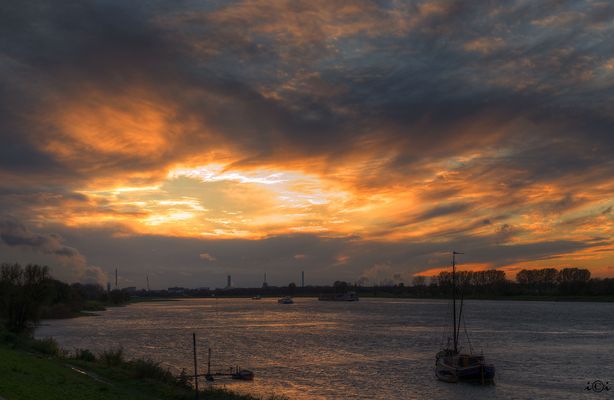 Sonnenuntergang am Rhein